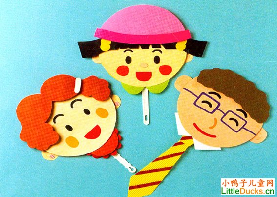 在孩子们的课程中,进行手工制作,对于孩子们来讲不仅是一件开心的